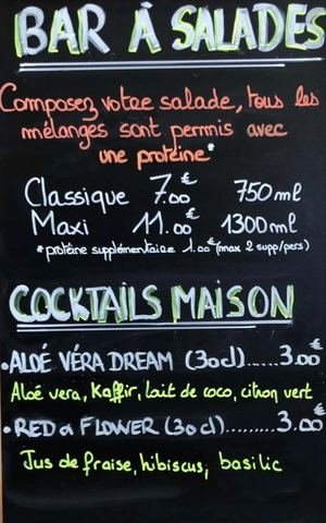 Le bar à salades et les cocktails maison